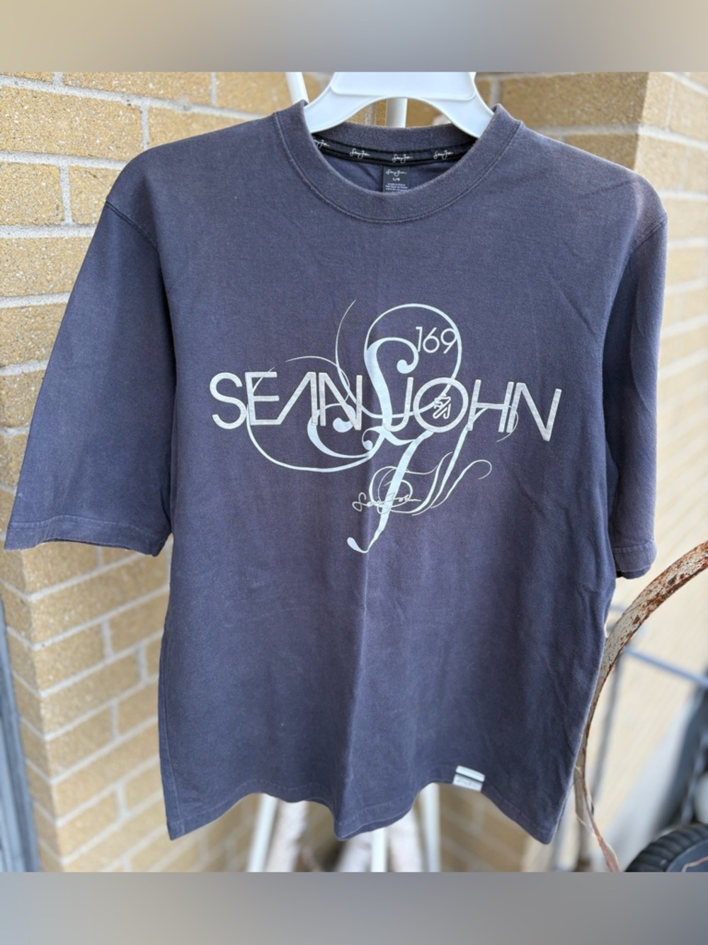 Sean John vintage Black Short-Sleeve Graphic Tee with White Logo